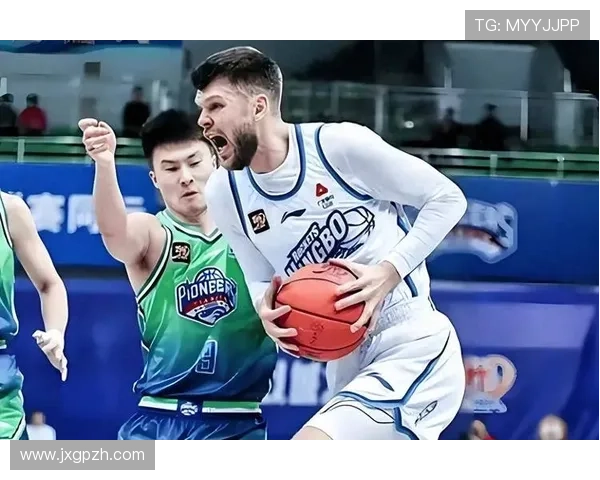 拉科塞维奇首秀轰32分16板